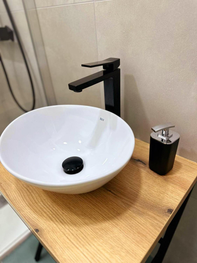 Bathroom 2, Caroline's Home, Napoli