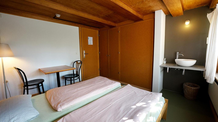 Bedroom 2, Beinwil am See Youth Hostel, Kulm
