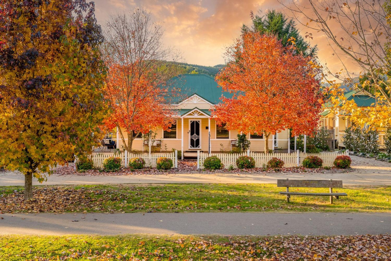 Autumn Beauty - Mountain View Cottage 3, Alpine - East
