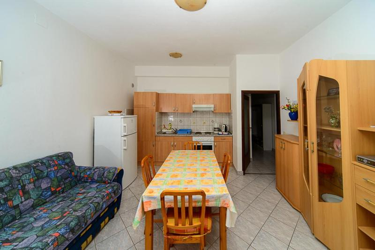 Shared lounge/TV area 5, Apartments Esad, Krk