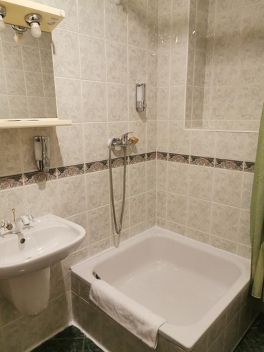 Bathroom 4, Hotel Vladar, Praha 4