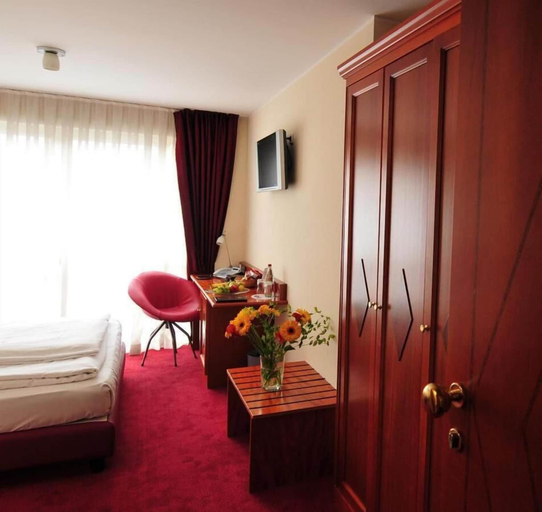 Bedroom 3, Hotel Santo Karlsruhe, Karlsruhe
