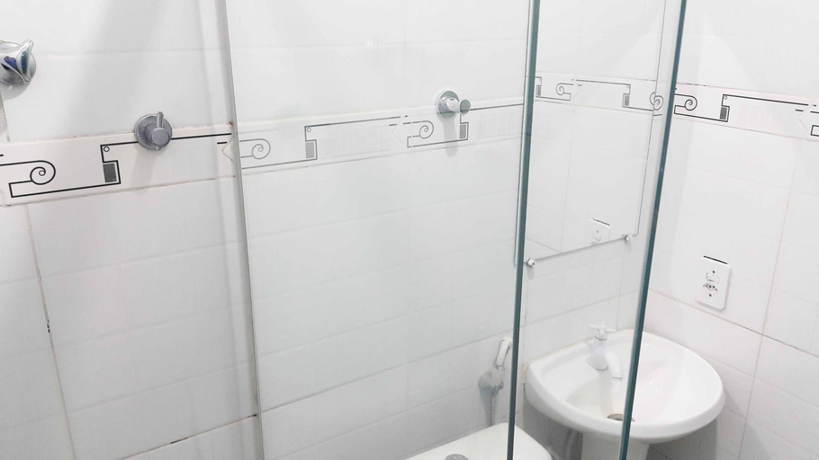 Bathroom, Yves Hotel, Porto Velho