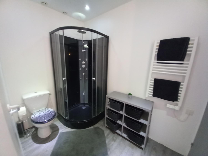 Bathroom 6