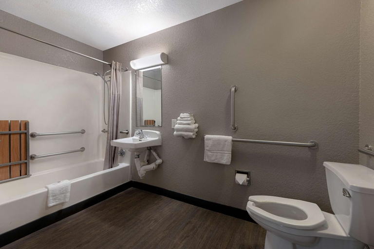 Bathroom 4, Motel 6 San Antonio, TX - West SeaWorld, Bexar