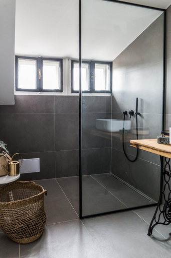 Bathroom 2, Kupola 32 Apartment, Zagreb