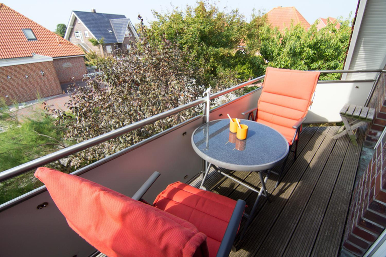 Others 5, Haus Schonborn, Aurich