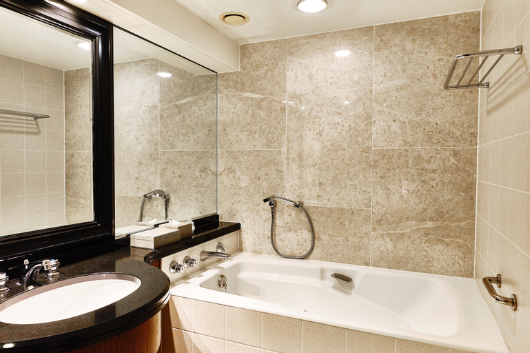 Bathroom 12