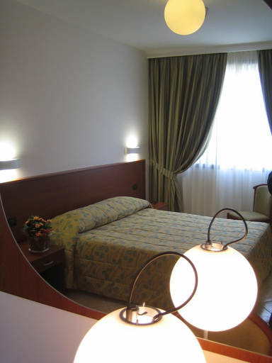 Bedroom 3, Hotel Sanremo, Cuneo