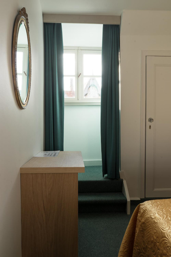 Bedroom 2, Hotel Duc De Bourgogne, West-Vlaanderen