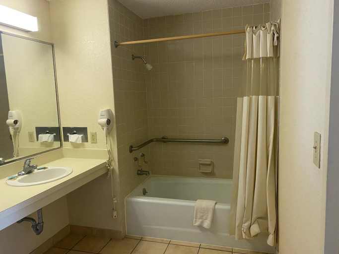Bathroom 4, Motel 6 Sandersville, Ga, Washington