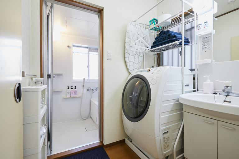 Bathroom 3, Shinjuku area house with 3BR 2min to Metro on foot, Shinjuku