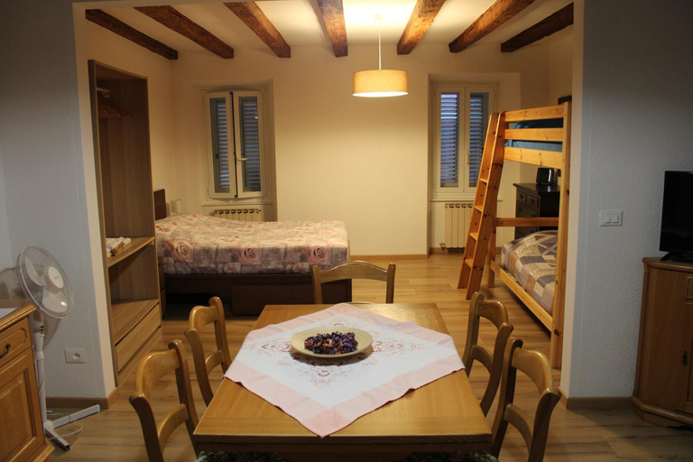 Others 4, Casa Cisa, Trieste