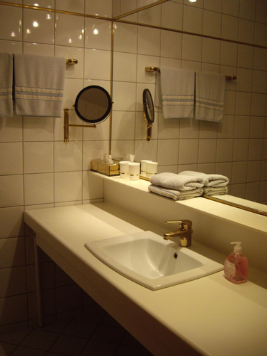 Bedroom 2, Hotel Pension Stadlhuber Aktivpark Kremsmunster, Steyr Land