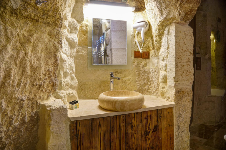 Bathroom 5, Gibos Cave Hotel, Ürgüp