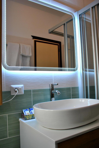 Bathroom 4, Albergo Motel Dosde B&B, Sondrio