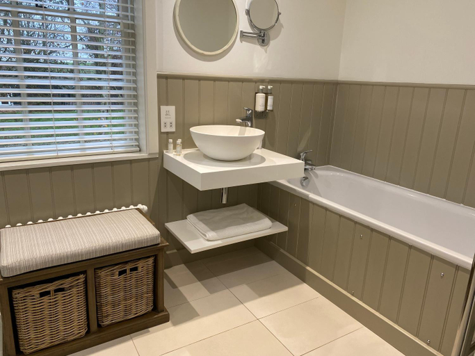 Bathroom 3, The Three Hills, Cambridgeshire