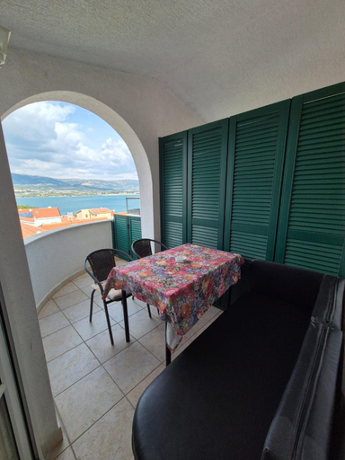 Others 4, Vila Mateja, Trogir