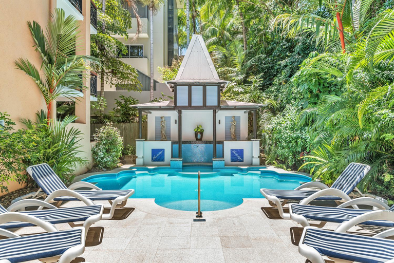 Swimming Pool 13