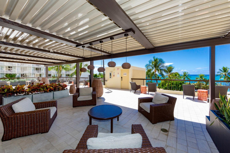 Food & Drinks, Ocean Front Spectacular Condo, Honolulu