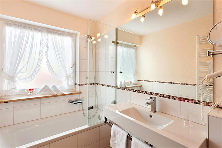 Bathroom 3, Hotel Am Rehberg, Lindau (Bodensee)