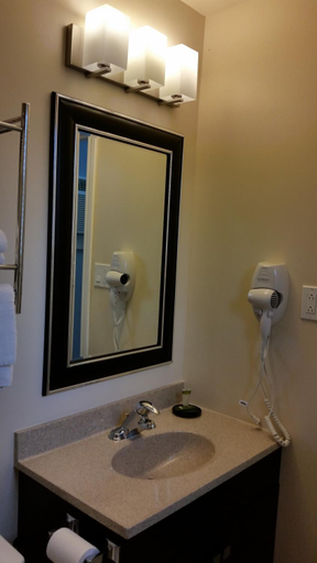 Bathroom 4, Nipissing Inn, Nipissing