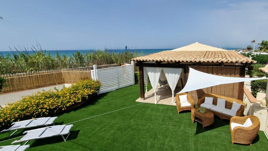 Others 2, Agave Villa's Villa Fronte mare, Ragusa