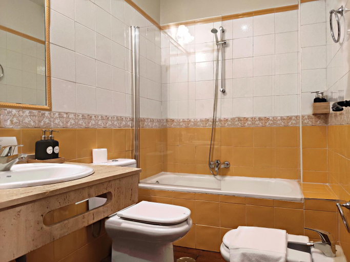 Bathroom 3, Posada de Candelario, Salamanca
