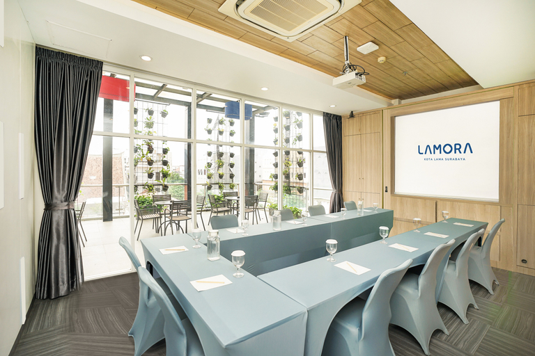 Business Facilities 5, LAMORA Kota Lama Surabaya, Surabaya
