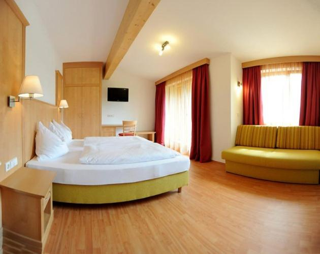 Bedroom 2, Haus Karnia Appartements & Zimmer, Hermagor