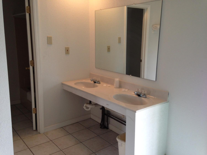 Others 5, Economy Inn - Lafayette, Tippecanoe