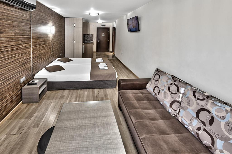 Others 4, Hotel Elit, Sandanski