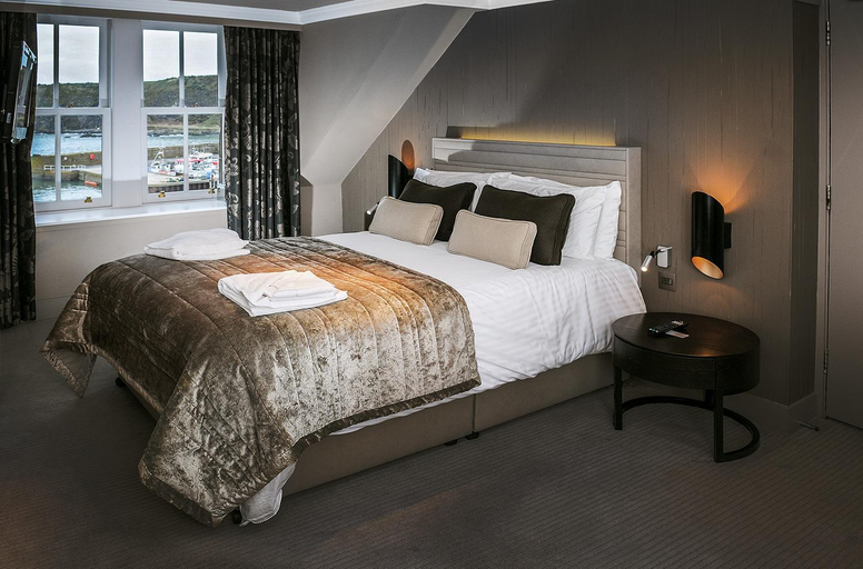 Bedroom, The Marine Hotel, Aberdeenshire