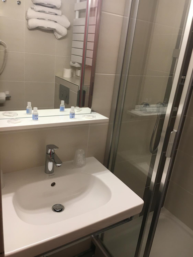Bathroom 4, Hotel Relais d'Etretat, Seine-Maritime