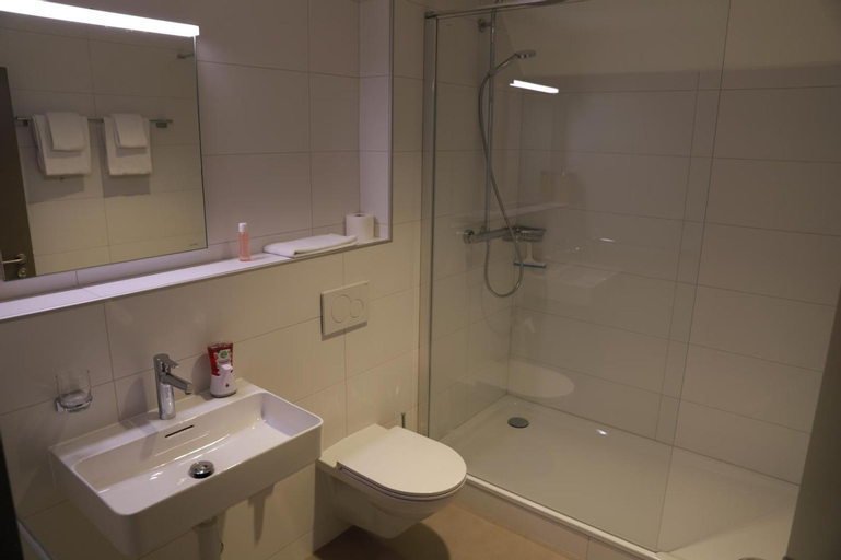 Bathroom 9