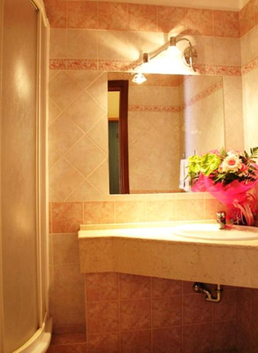 Bathroom 4, Aurora, Bologna