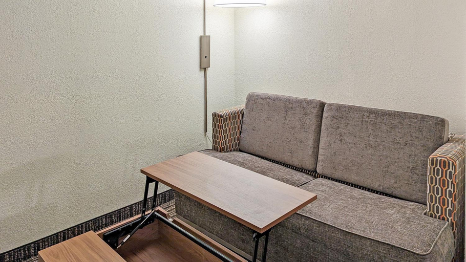 Others 5, Estherville Hotel & Suites, Emmet