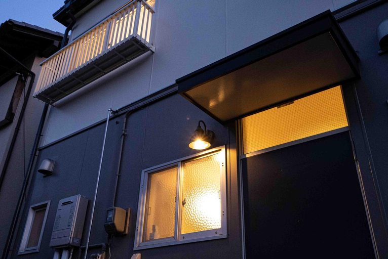 Exterior 11