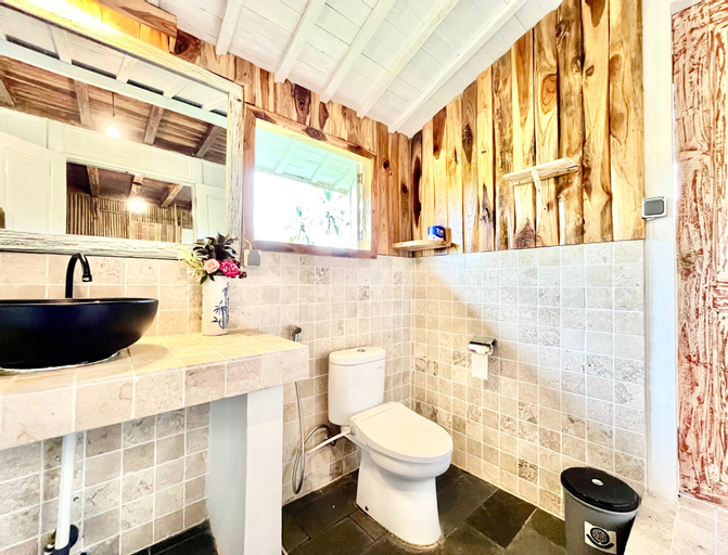 Bathroom 9