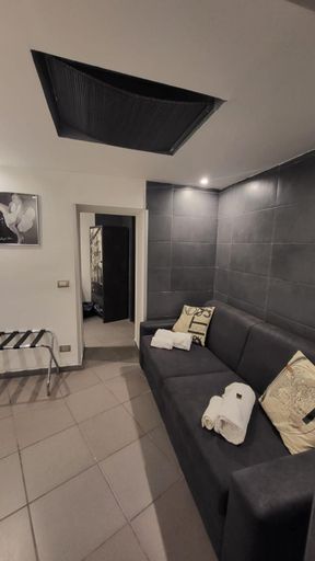 2, Il Taschino Suite, Napoli