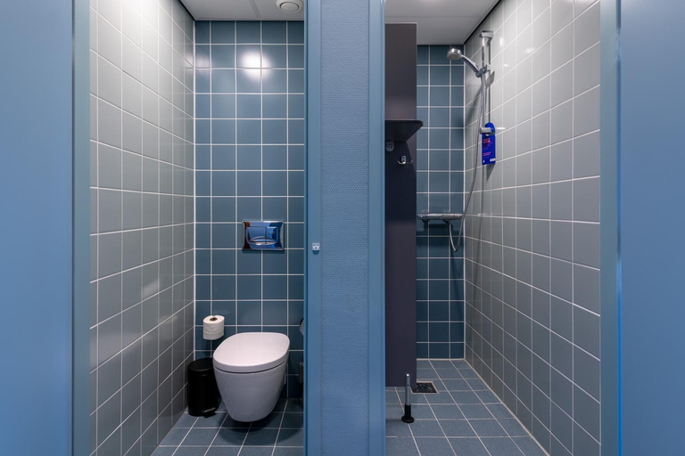 Bathroom, Stayokay Hostel Terschelling, Terschelling