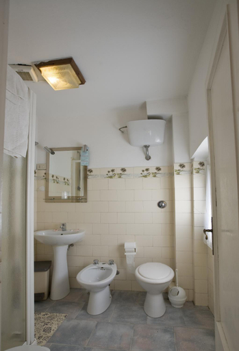 Bathroom 3, Albergo Ristorante Turchino, Genova