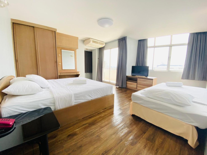 Bedroom 13