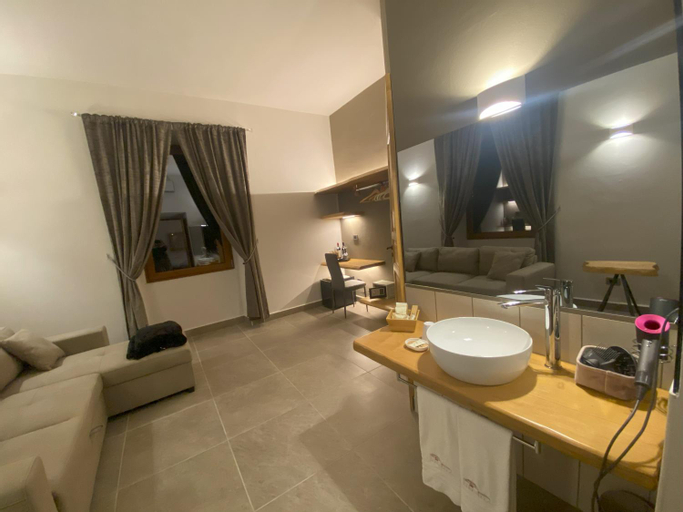 Bathroom 11