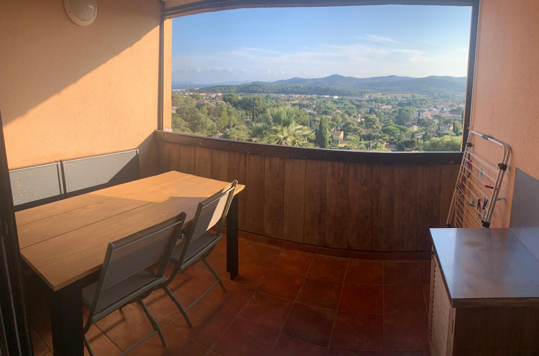 Others 4, Superbe Duplex 35m2 vue mer avec piscine, Var