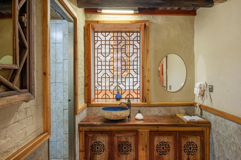 Bathroom 10