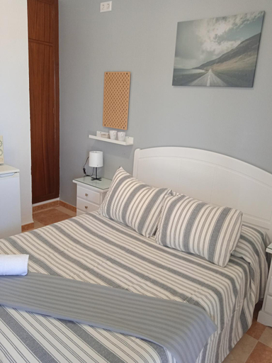 Guestroom, Pension Montero, Cádiz