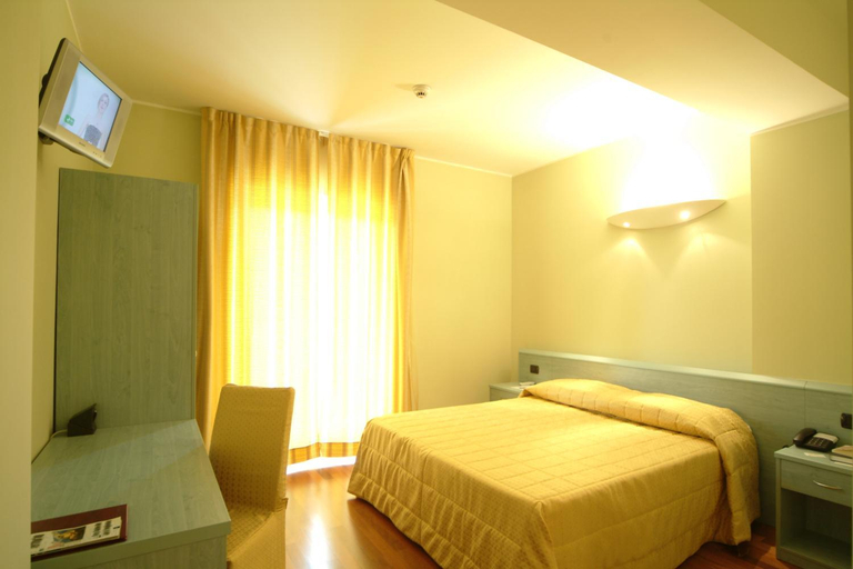 Bedroom 3, Caprice, Torino