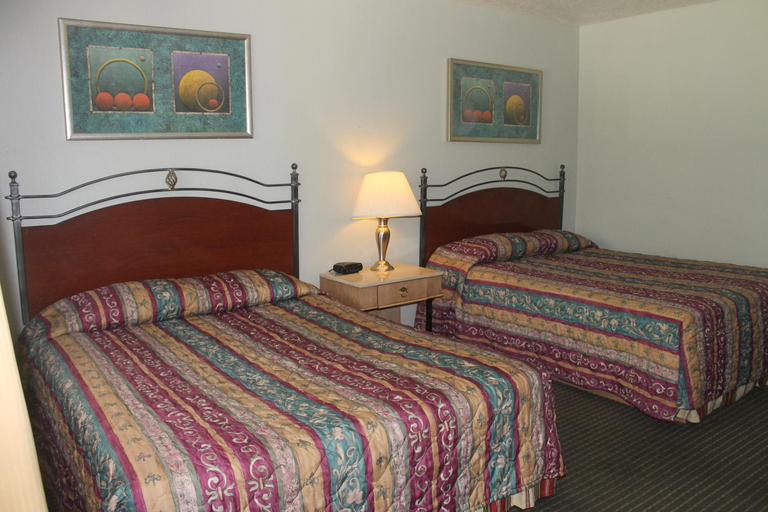 Bedroom 2, Golden Chain Motel, Nevada