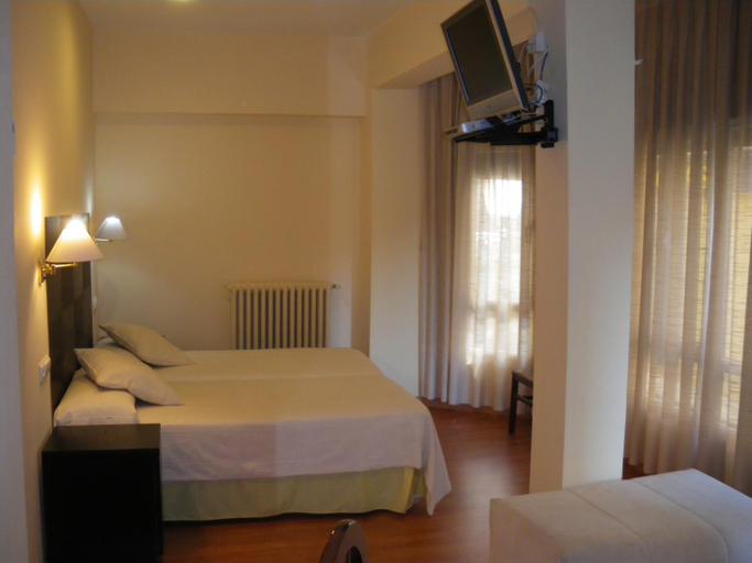 Others 5, Hostal Ruiz, Soria